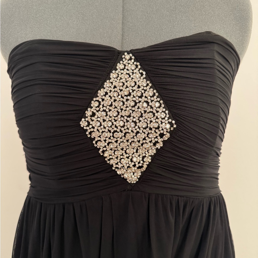 Elegant Black Strapless Dress with Silver Embellishment